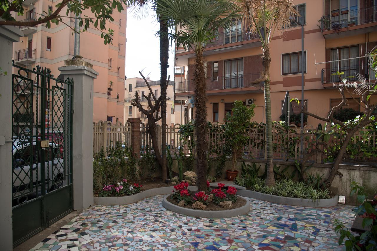 Villino Teresa Bed & Breakfast Salerno Bagian luar foto